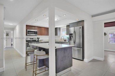 Beautifully renovated 3BR/2BA home in the heart of Hollywood - photo 3