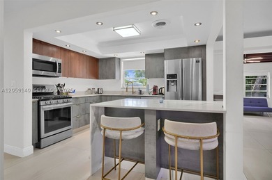 Beautifully renovated 3BR/2BA home in the heart of Hollywood - photo 5