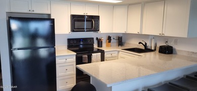 Newly Remodeled Oceanfront Condo This direct oceanfront - photo 14