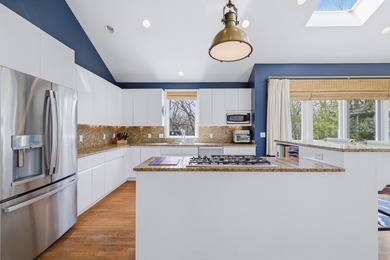 You've found it: Oak Bluffs offers a stunning setting just - photo 16