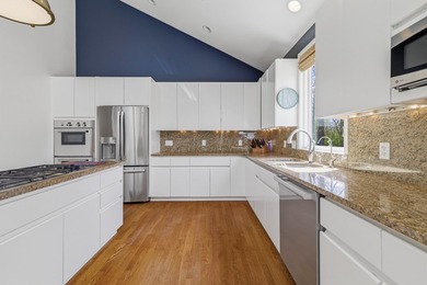 You've found it: Oak Bluffs offers a stunning setting just - photo 17