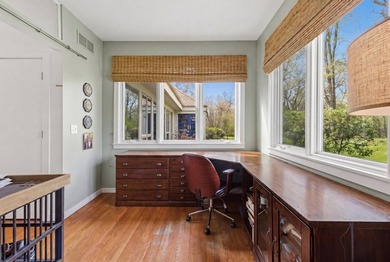 You've found it: Oak Bluffs offers a stunning setting just - photo 21