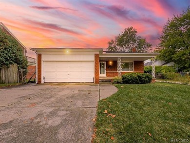 Lake Saint Clair Home Sale Pending in Detroit Michigan