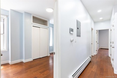Delivered fully vacant. Over 3,300 sq ft, this large recently - photo 23