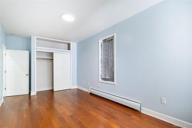 Delivered fully vacant. Over 3,300 sq ft, this large recently - photo 26