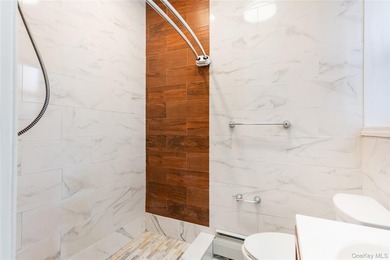Delivered fully vacant. Over 3,300 sq ft, this large recently - photo 28