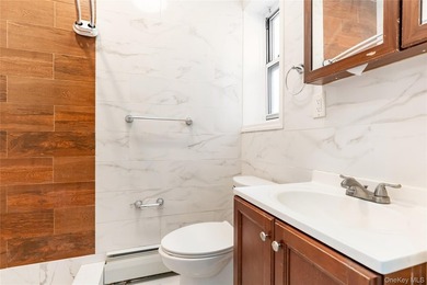 Delivered fully vacant. Over 3,300 sq ft, this large recently - photo 29
