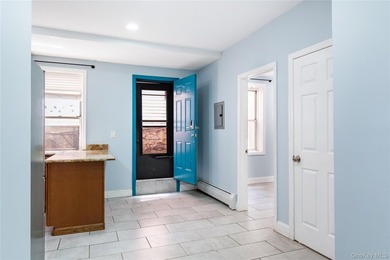 Delivered fully vacant. Over 3,300 sq ft, this large recently - photo 32