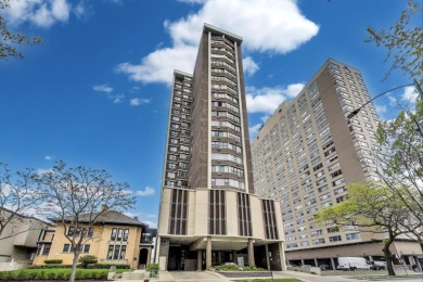 Lake Condo For Sale in Chicago, Illinois