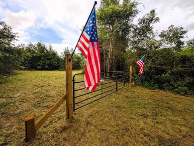 Chattahoochee Mini Farm Chattahoochee Mini Farm is located in - photo 2