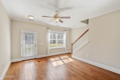 Move-In Ready, Low-Maintenance Living in a Gated Waterfront - photo 19