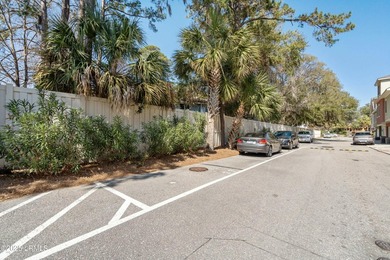 Move-In Ready, Low-Maintenance Living in a Gated Waterfront - photo 48