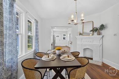 Welcome to this beautifully renovated 1920 Craftsman bungalow - photo 8