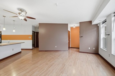 Welcome to this beautifully maintained 1-bedroom, 1-bath - photo 4