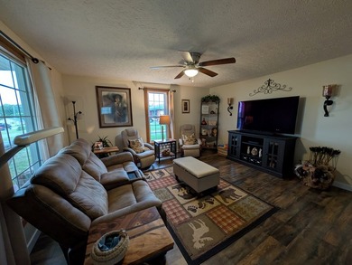 This recently renovated and tastefully updated 3 bedroom, 1 bath - photo 19