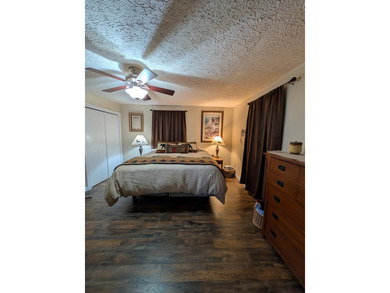 This recently renovated and tastefully updated 3 bedroom, 1 bath - photo 26