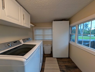 This recently renovated and tastefully updated 3 bedroom, 1 bath - photo 32