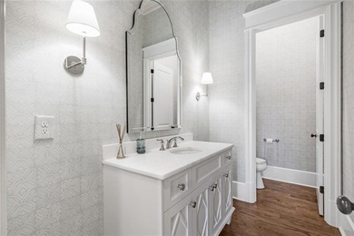 Welcome to Belford Manor Estate, where effortless elegance meets - photo 33