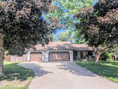 Nestled in a quiet neighborhood, this freshly remodeled 3 - photo 35