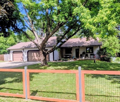 Nestled in a quiet neighborhood, this freshly remodeled 3 - photo 36