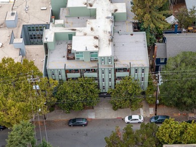 Welcome to 199 Montecito Ave. A lovely condominium home - photo 34