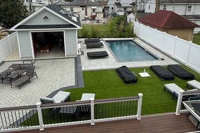 Rare find! Beach block home with a pool! This amazing offering - photo 44