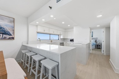 Completely renovated Gulf-front corner unit with panoramic beach - photo 11