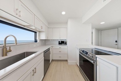 Completely renovated Gulf-front corner unit with panoramic beach - photo 19