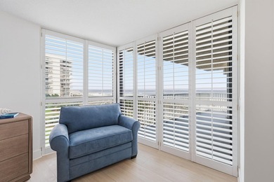 Completely renovated Gulf-front corner unit with panoramic beach - photo 25