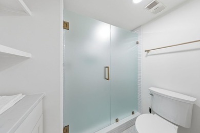Completely renovated Gulf-front corner unit with panoramic beach - photo 34