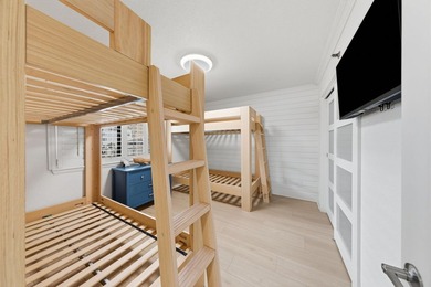 Completely renovated Gulf-front corner unit with panoramic beach - photo 48