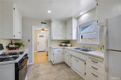 Welcome home to this beautifully well-maintained single-story - photo 6
