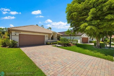 (private lake, pond, creek) Home For Sale in Boca Raton Florida