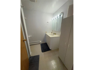 LAKE ONTARIO VIEW PROPERTY - DREAM LOCATION - Beautiful cozy 2 - photo 15