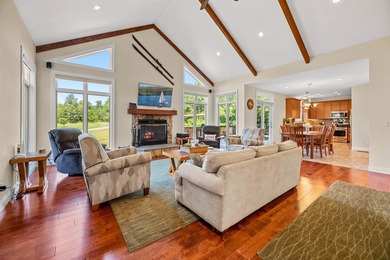 Immaculately maintained 4-bedroom, 5 1/2-bath contemporary home - photo 4