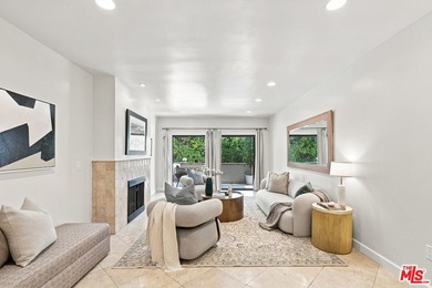 Lovely rear facing condo located in prime location, minutes to - photo 3