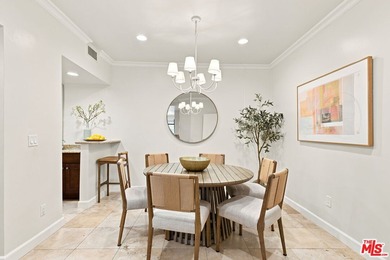 Lovely rear facing condo located in prime location, minutes to - photo 6