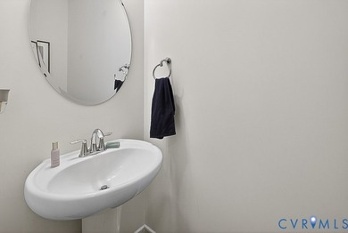 Welcome to Magnolia Green! This beautifully maintained end-unit - photo 17