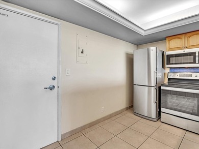 Spacious one bedroom with northern exposure. Relax and enjoy - photo 21