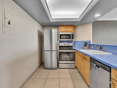 Spacious one bedroom with northern exposure. Relax and enjoy - photo 22