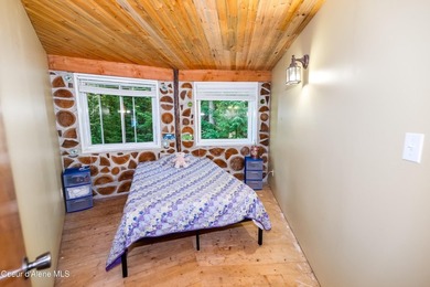 Tucked along 180 feet of Granite Creek frontage, this rare 1 - photo 23