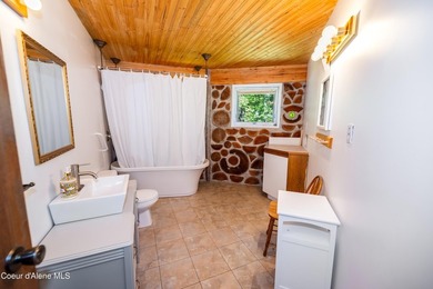 Tucked along 180 feet of Granite Creek frontage, this rare 1 - photo 26