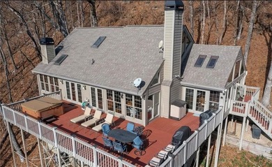THAT VIEW . . . This perfect mountain cabin sits at over 3000 - photo 48