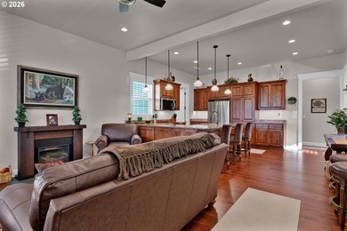 *Available Fully Furnished* 5 Bed 3 Bath residence. Here is your - photo 8