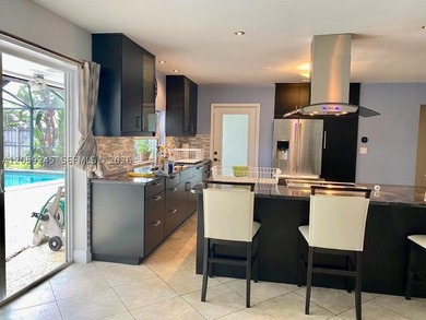 Beautiful 3 bedrooms and 2 bathrooms single family home with - photo 3