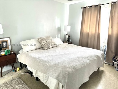 Beautiful 3 bedrooms and 2 bathrooms single family home with - photo 8