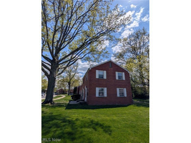 This move-in-ready 2-bedroom townhouse condo comes fully - photo 11