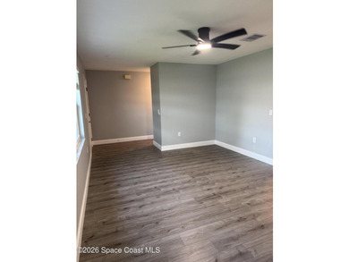 Newly renovated home. Freshly painted whole interior and - photo 12
