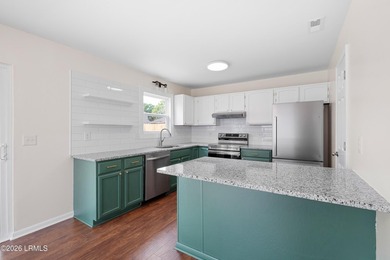 Welcome home to this tastefully renovated quaint ranch-style - photo 15