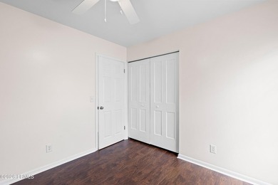 Welcome home to this tastefully renovated quaint ranch-style - photo 23